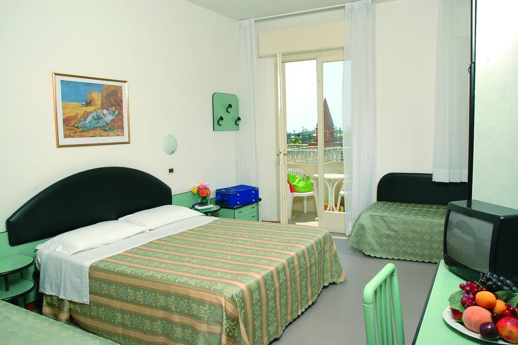 Hotel Gaia Cesenatico Zimmer foto