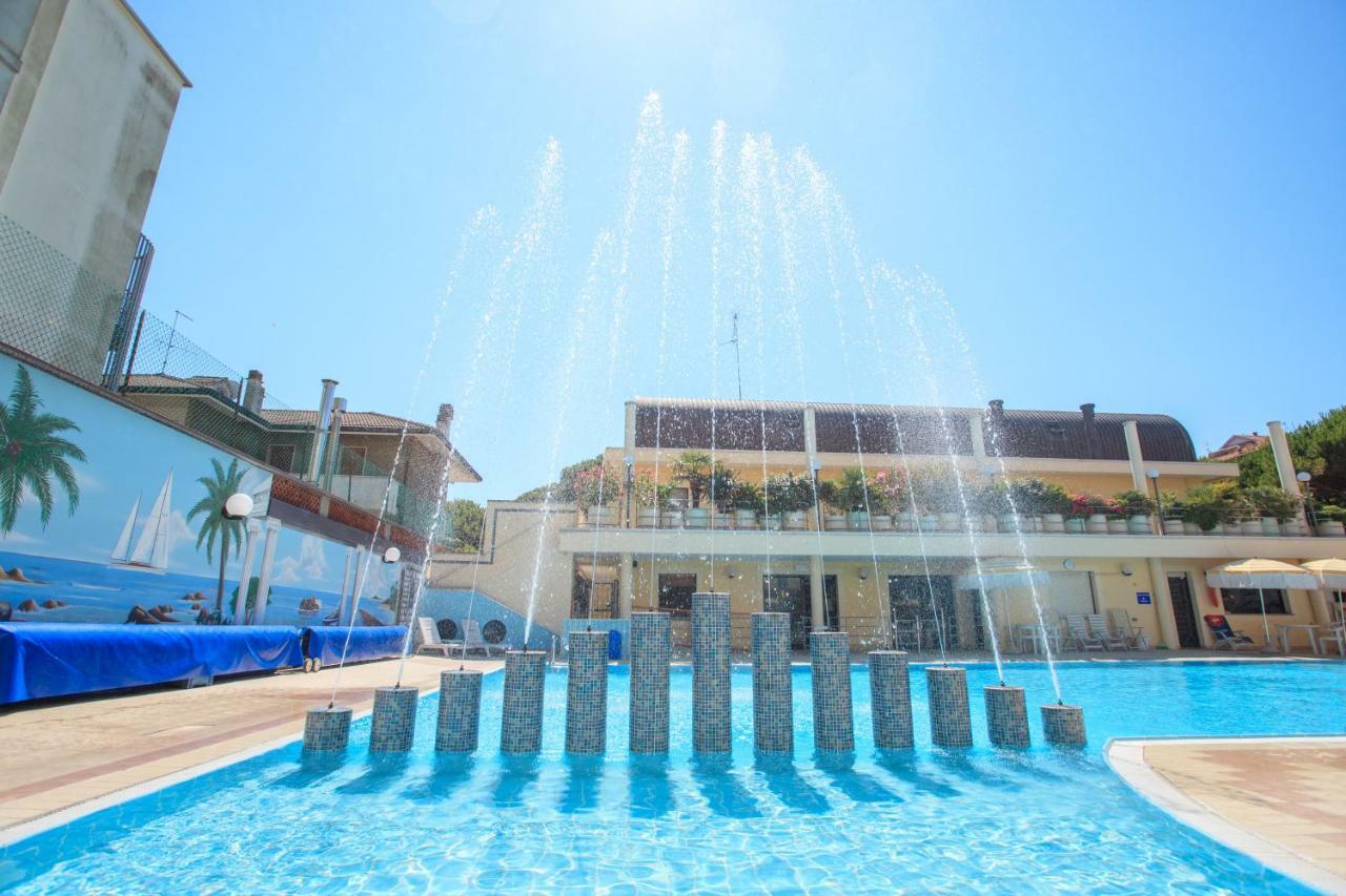 Hotel Gaia Cesenatico Exterior foto